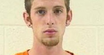ZACHARY HENSLEY – 2017-06-21 19:45:00, Yancey County, North Carolina – mugshot, arrest ZACHARY HENSLEY - 2017-06-21 19:45:00, Yancey County, North Carolina - mugshot, arrest