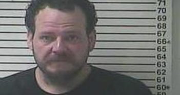 DENNIS DONAHUE – 2017-06-22 05:51:00, Hardin County, Kentucky – mugshot, arrest DENNIS DONAHUE - 2017-06-22 05:51:00, Hardin County, Kentucky - mugshot, arrest