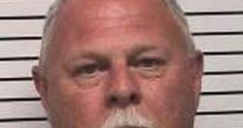 ROGER MARTIN – 2017-06-23 19:00:00, Iredell County, North Carolina – mugshot, arrest ROGER MARTIN - 2017-06-23 19:00:00, Iredell County, North Carolina - mugshot, arrest