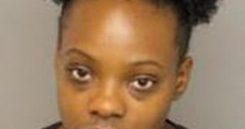 ERCIA HOLLINGSWORTH – 2017-06-23 21:23:00, Moore County, North Carolina – mugshot, arrest ERCIA HOLLINGSWORTH - 2017-06-23 21:23:00, Moore County, North Carolina - mugshot, arrest